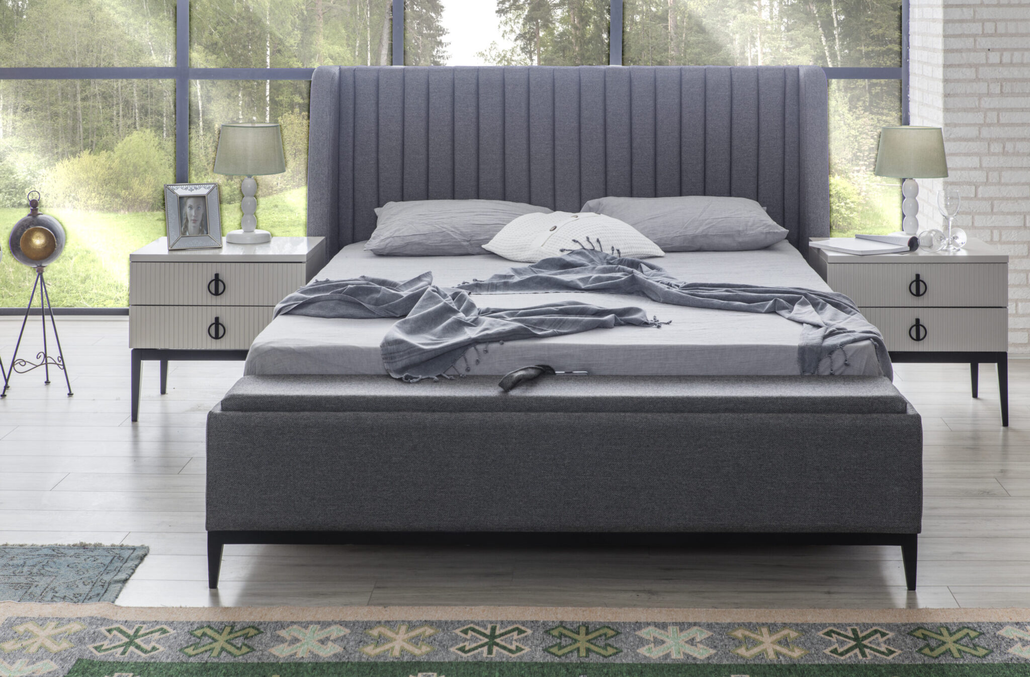 Set 2 Noptiere, Defne