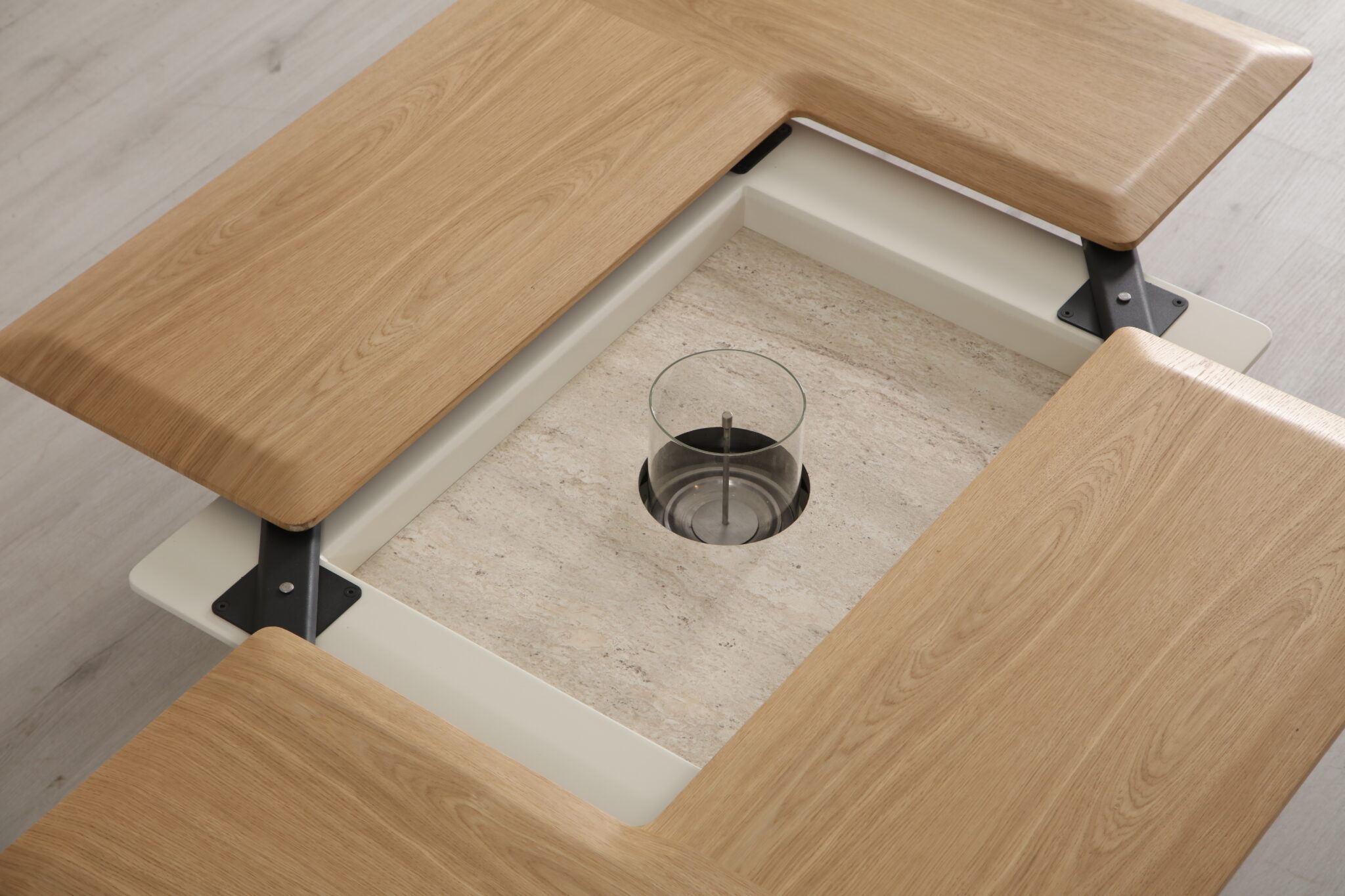 Masuta de Cafea, Event Oak