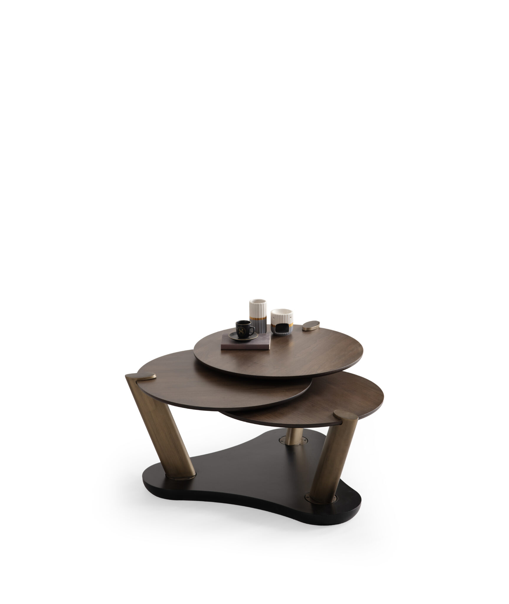 Masuta de Cafea, Trio